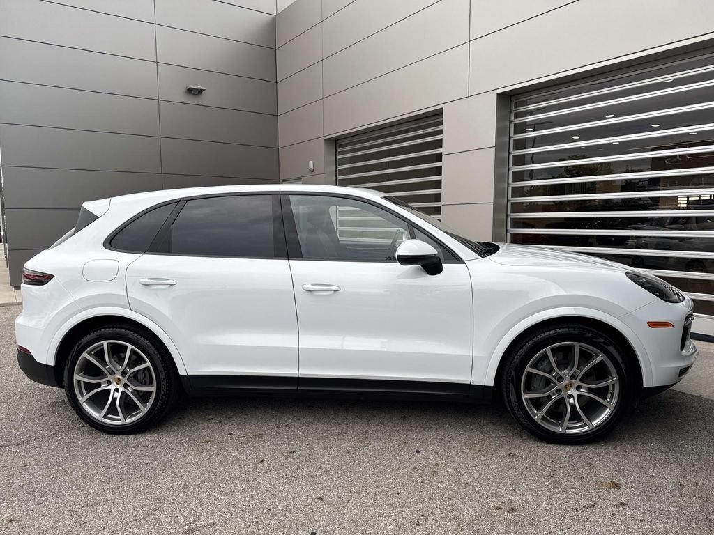 Used 2023 Porsche Cayenne S Platinum AWD/4WD image 8