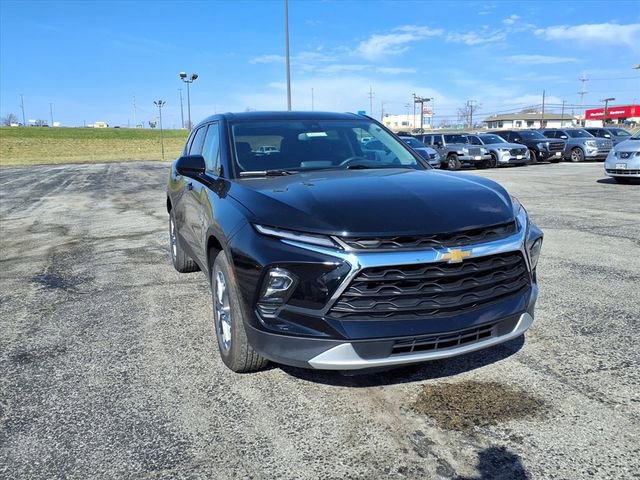 Used 2025 Chevrolet Blazer LT image 4