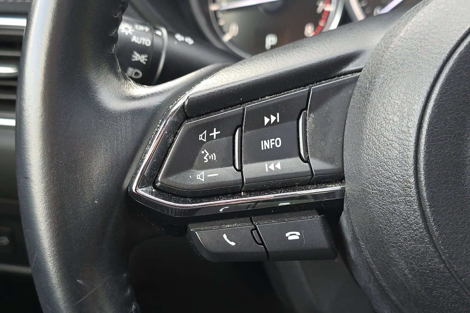 Used 2019 MAZDA CX-5 Touring image 33