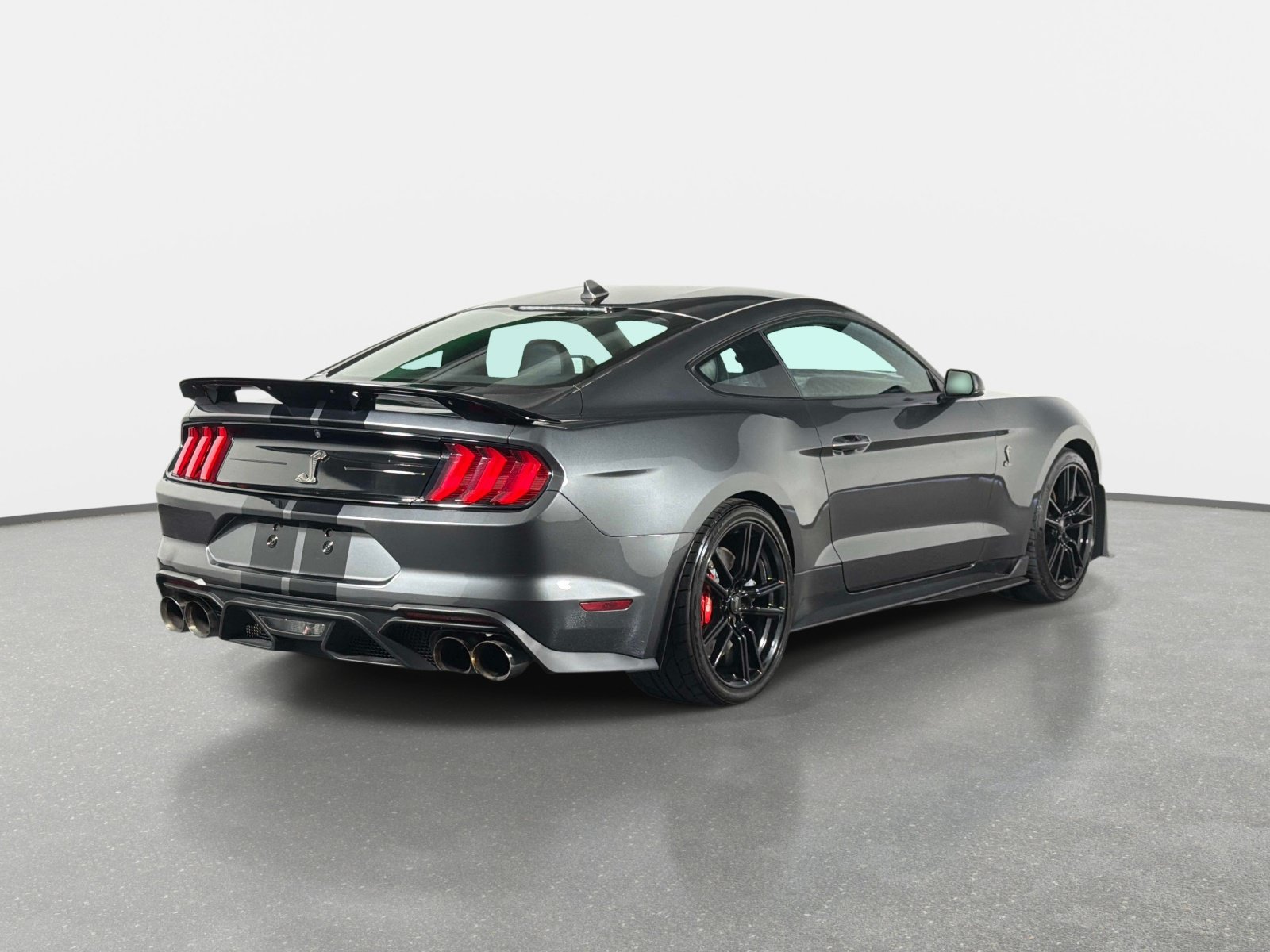 Used 2020 Ford Mustang Shelby GT500 w/ Technology Package RWD image 3