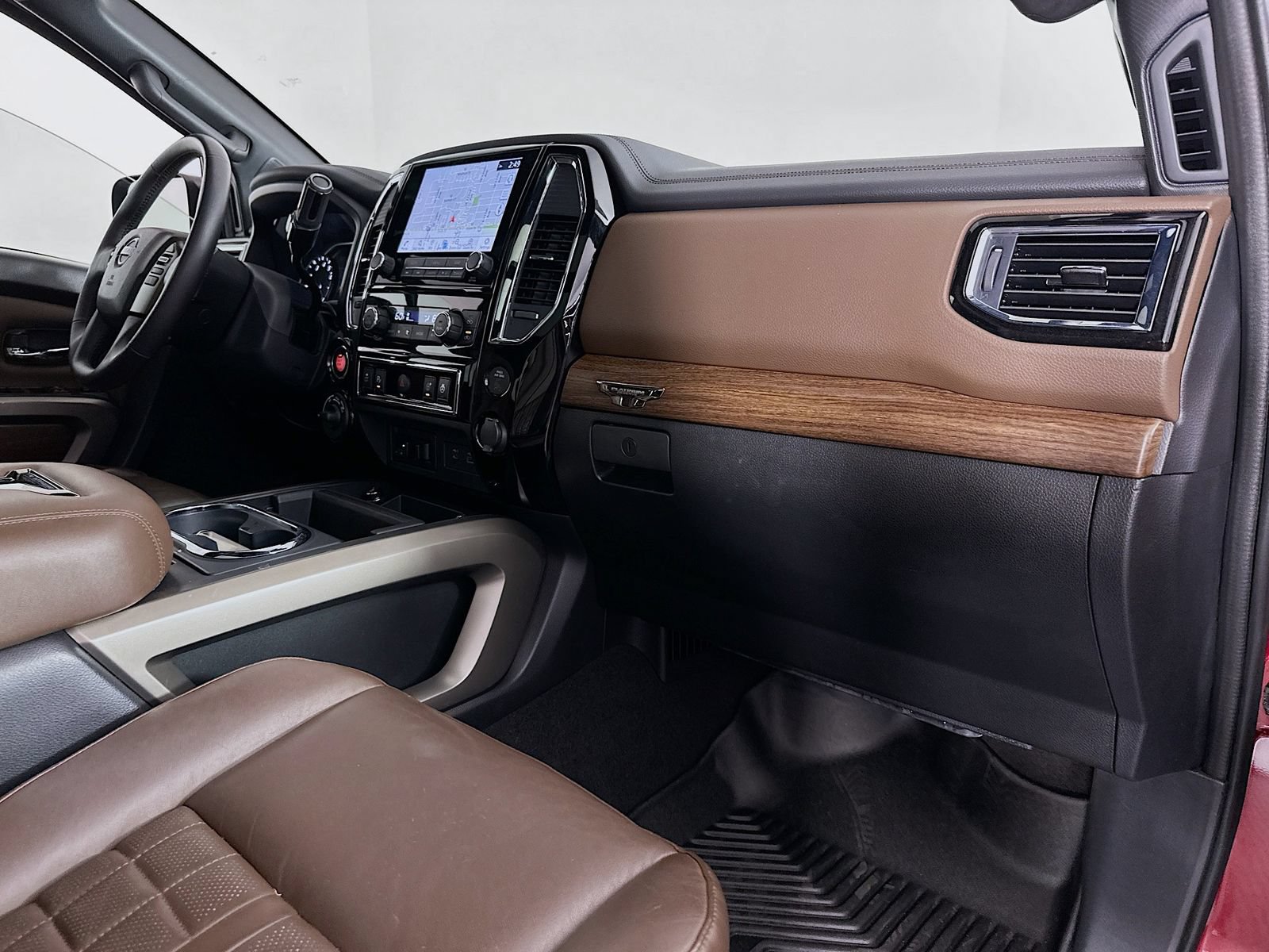 Used 2023 Nissan Titan Platinum Reserve w/ Moonroof Package AWD/4WD image 31