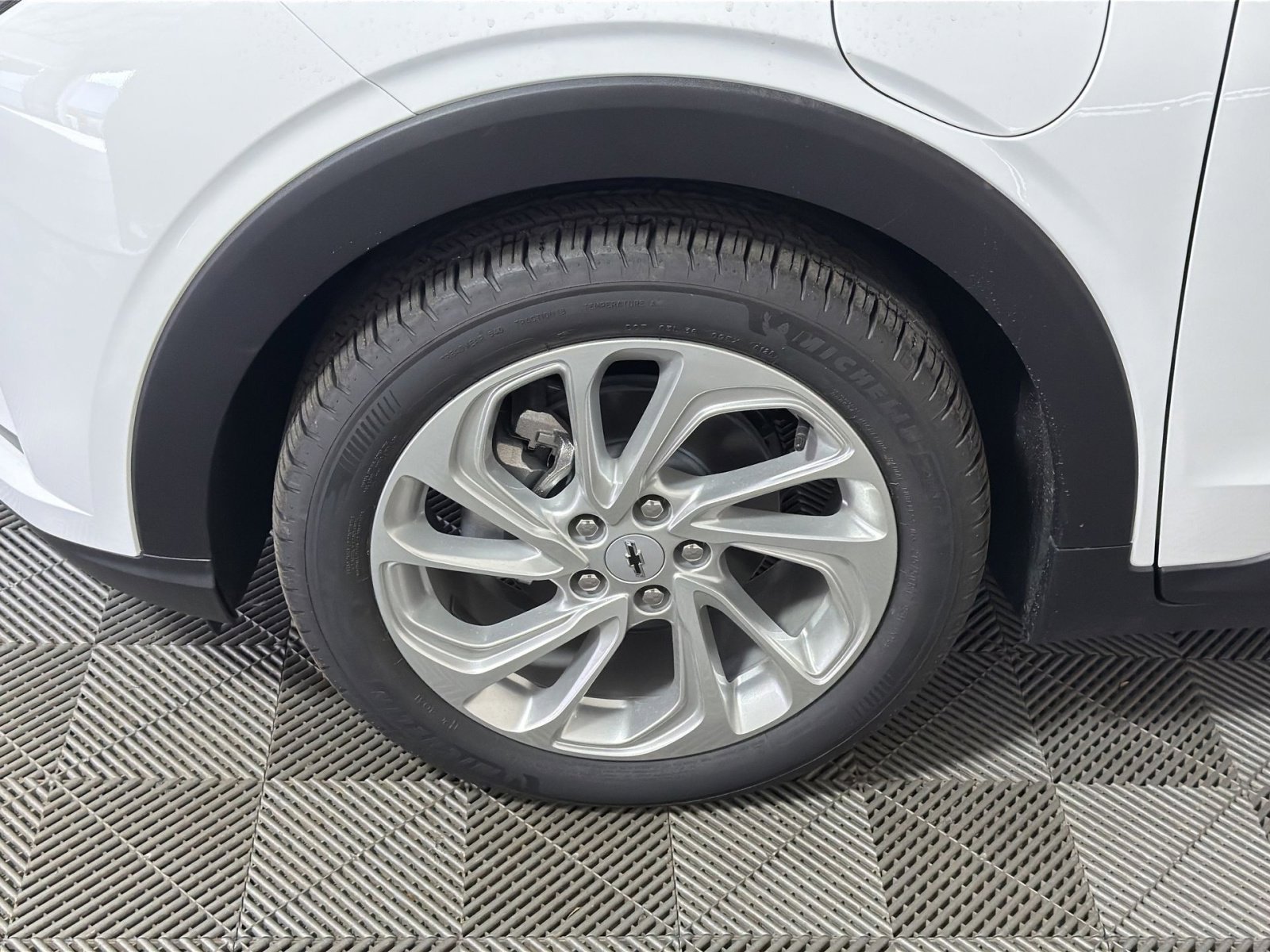 New 2027 Chevrolet Bolt LT w/ Comfort Package image 12