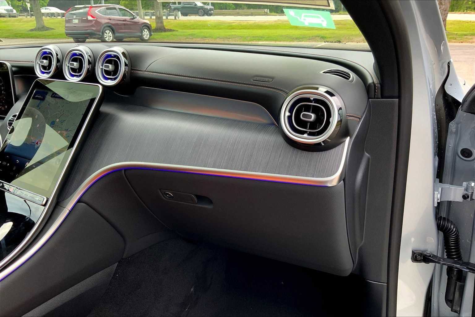 New 2025 Mercedes-Benz GLC 350e 4MATIC image 10