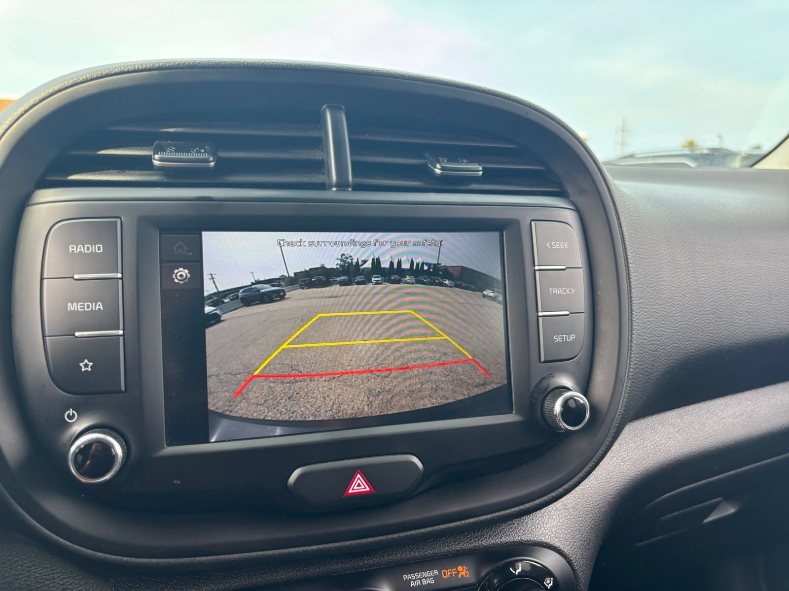 Used 2025 Kia Soul LX w/ LX Technology Package FWD image 21