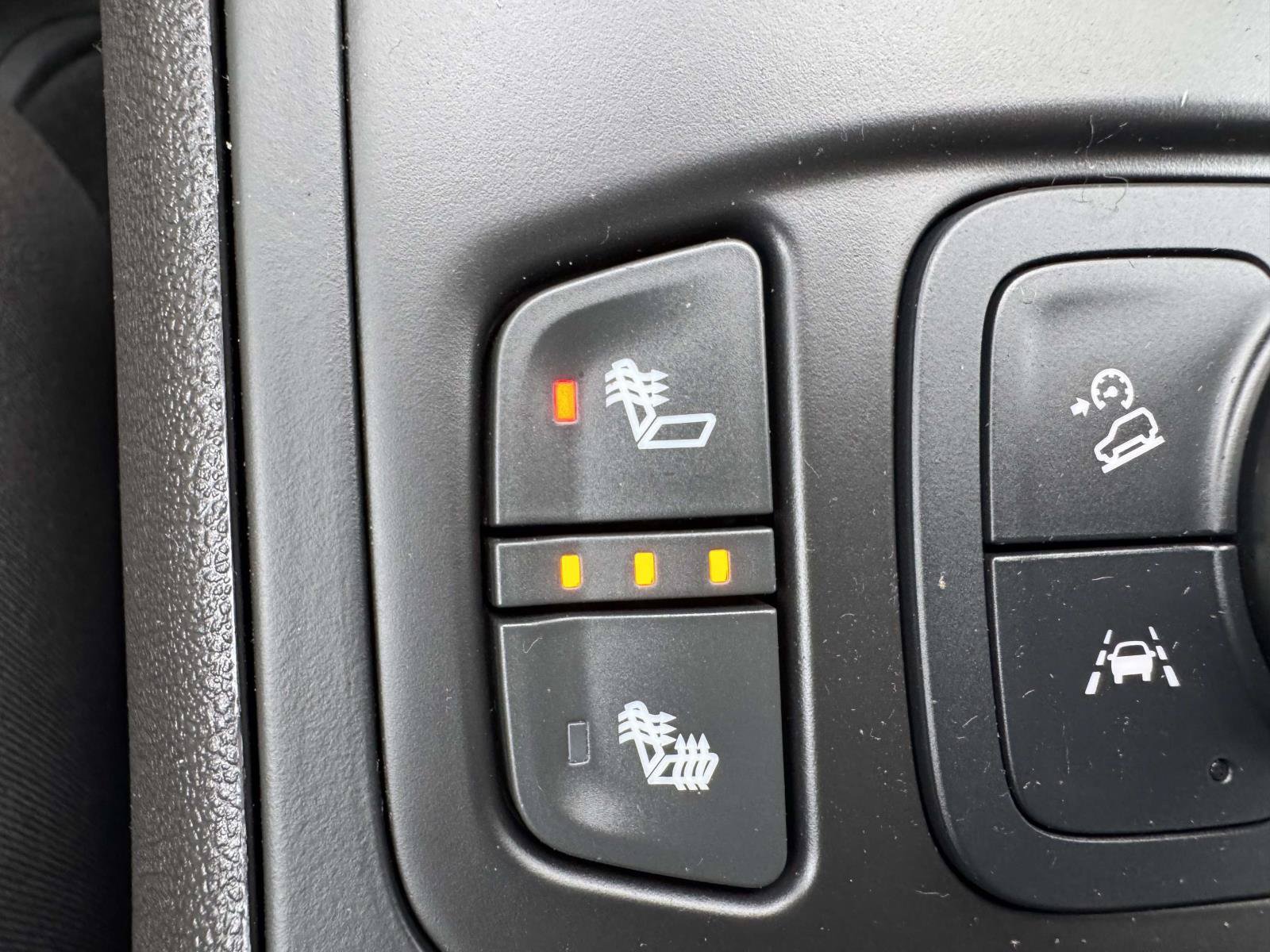 Used 2024 GMC Terrain SLT AWD/4WD image 38