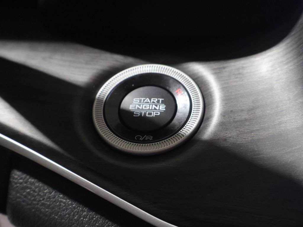 Used 2023 Jeep Grand Cherokee Limited AWD/4WD image 27