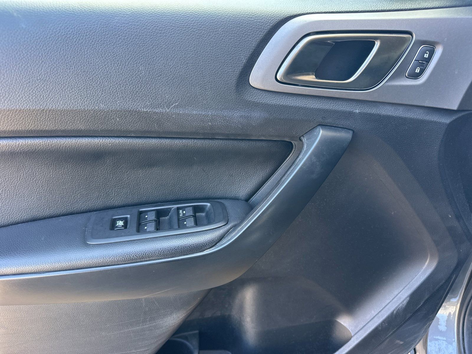 Used 2022 Ford Ranger XLT w/ Equipment Group 301A Mid AWD/4WD image 10