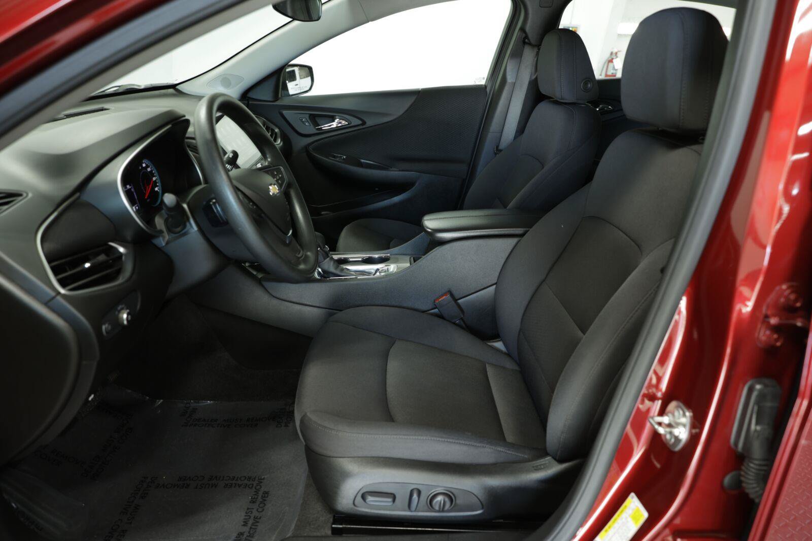 Used 2025 Chevrolet Malibu LT FWD image 33