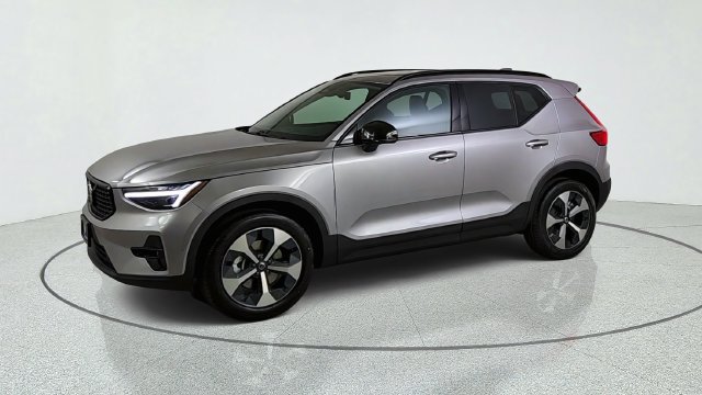 New 2026 Volvo XC40 B5 Plus w/ Protection Package Premier AWD/4WD image 3