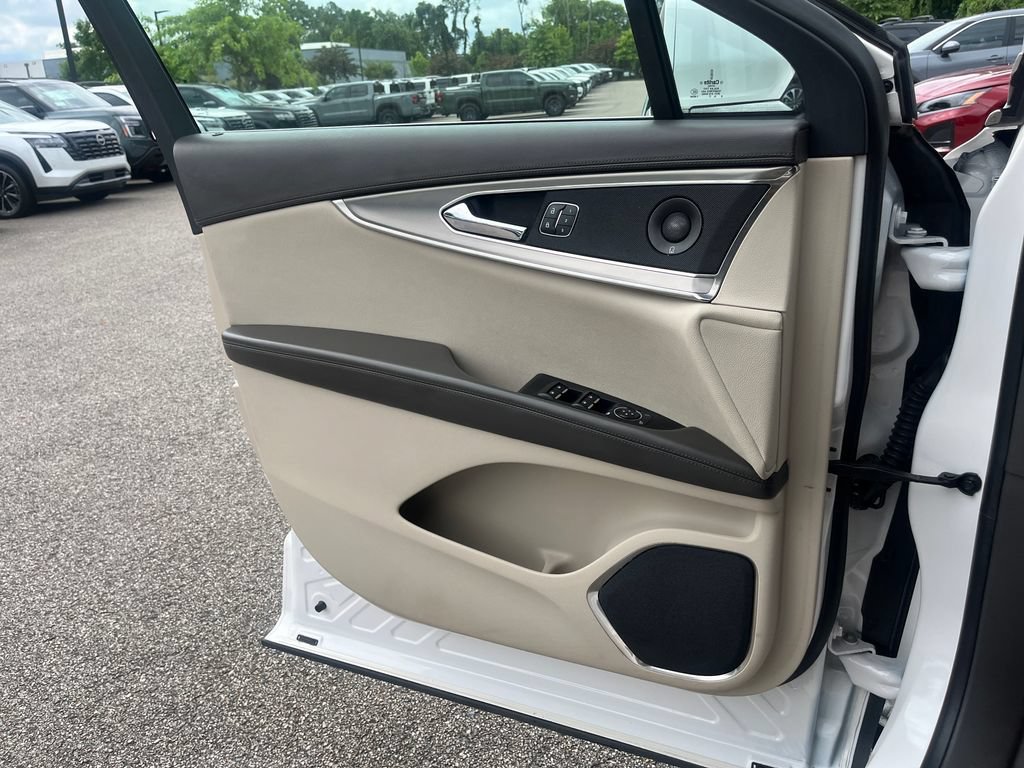 Used 2019 Lincoln Nautilus Select AWD/4WD image 10