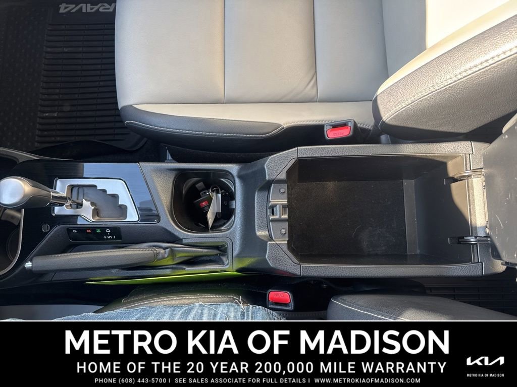 Used 2018 Toyota RAV4 Limited w/ Advanced Technology Package image 23