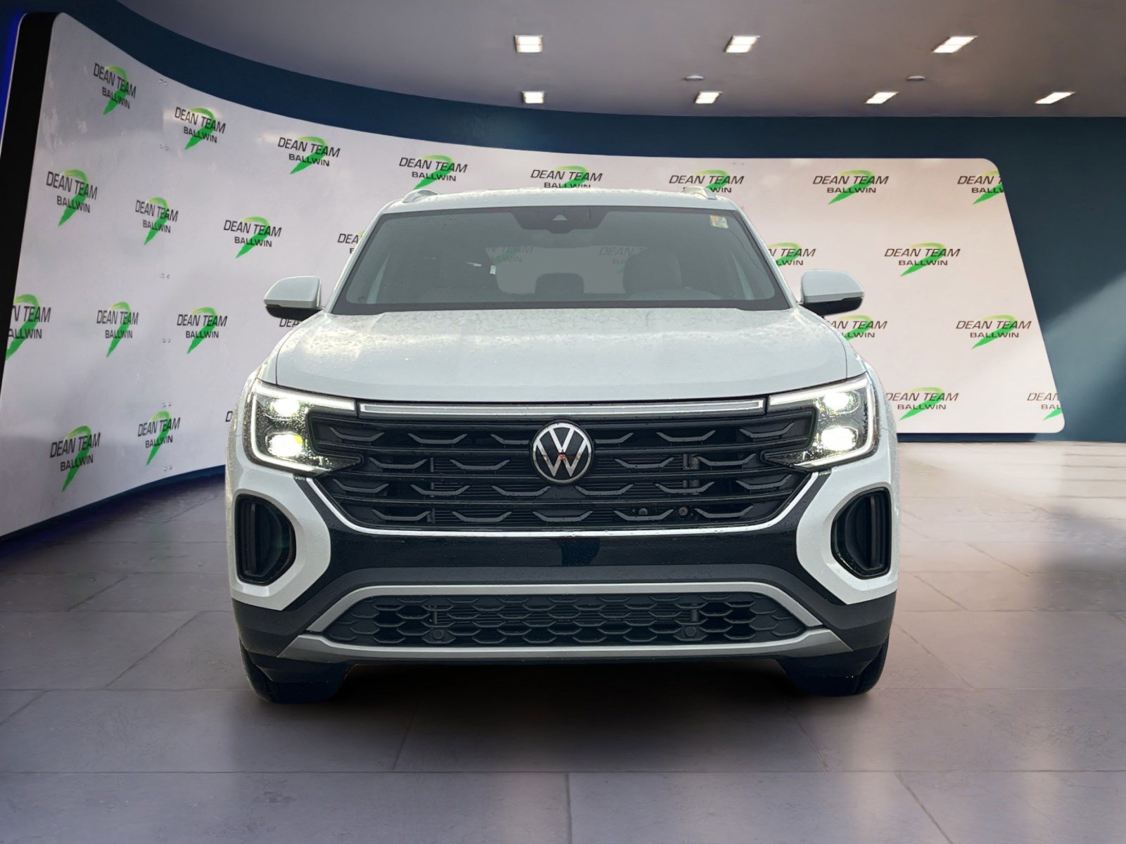 New 2026 Volkswagen Atlas Cross Sport SE image 2