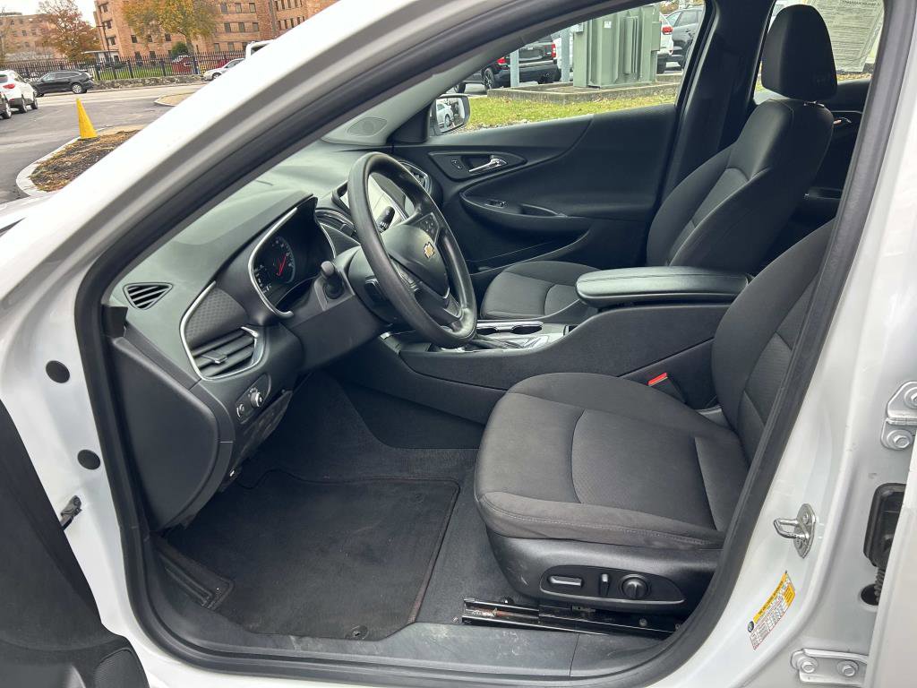 Used 2019 Chevrolet Malibu LT image 31