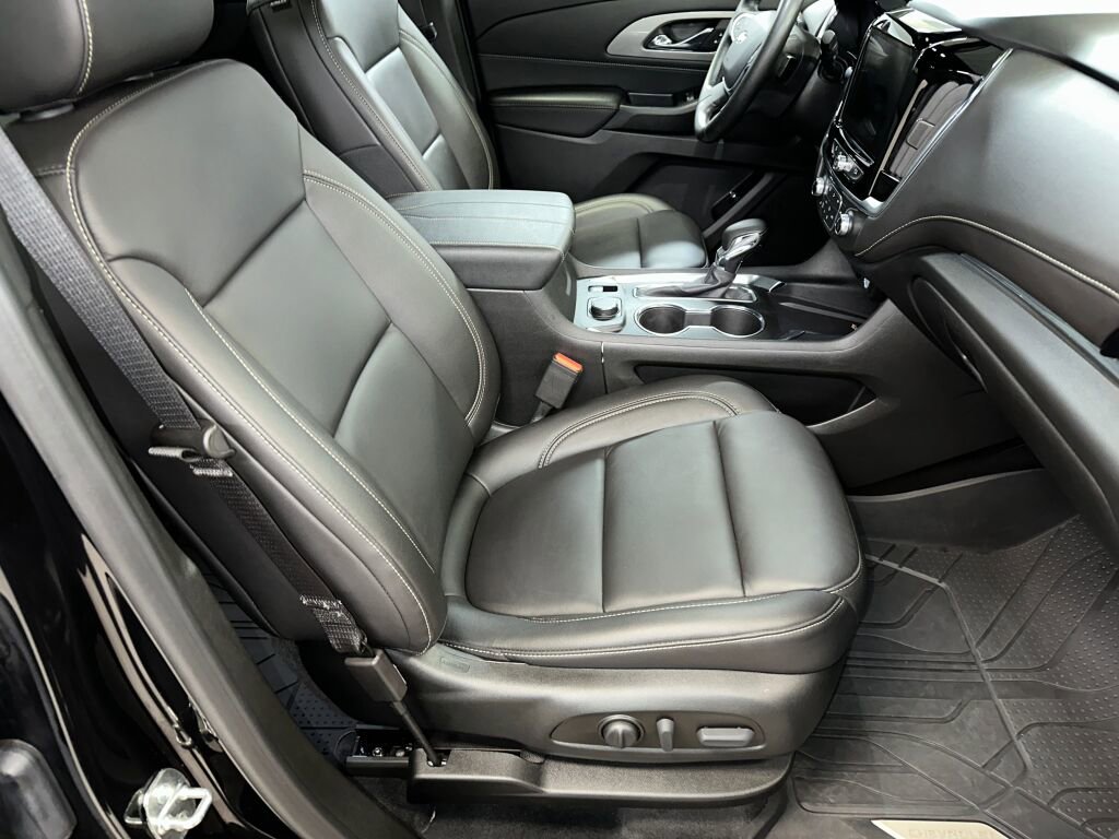 Certified 2023 Chevrolet Traverse LT w/ LPO, Floor Liner Package image 34