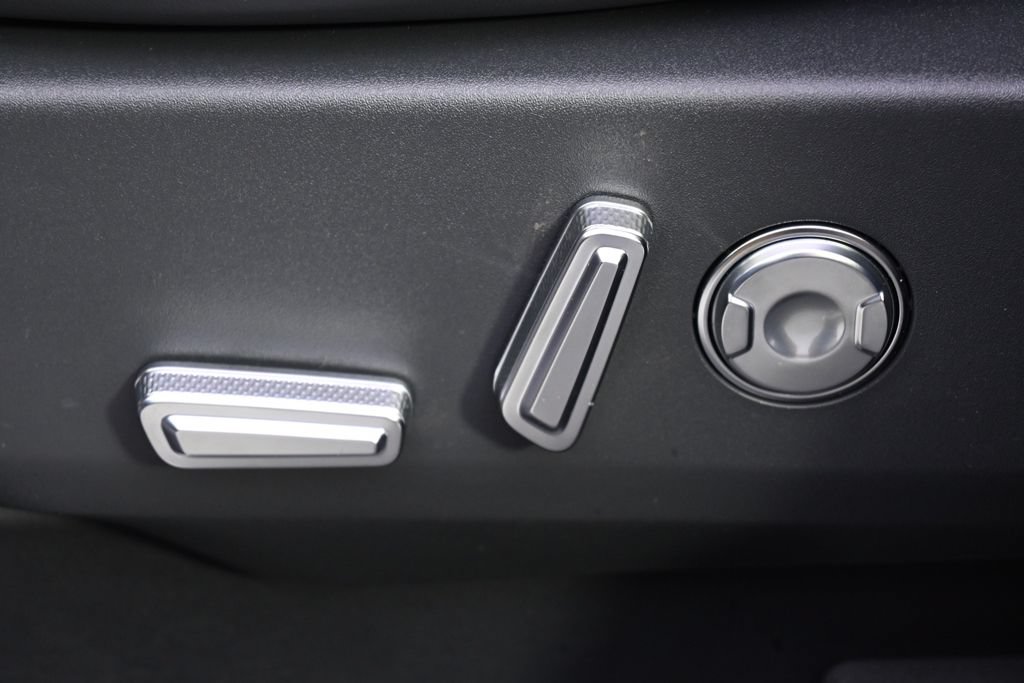 New 2026 Lincoln Nautilus Reserve w/ Jet Appearance Package AWD/4WD image 14