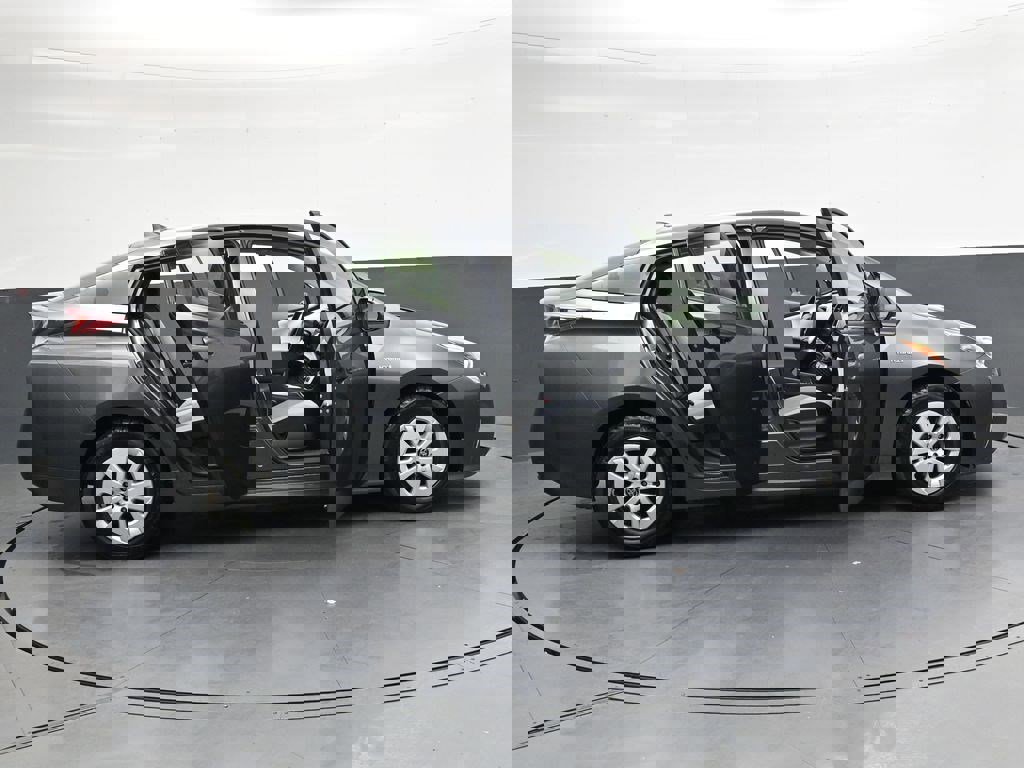 Used 2017 Toyota Prius Two image 33