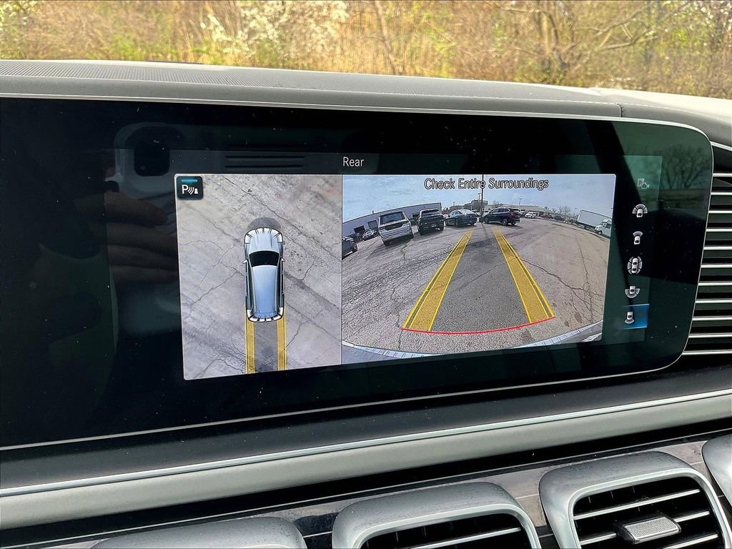 Used 2023 Mercedes-Benz Maybach GLS 600 4MATIC image 14