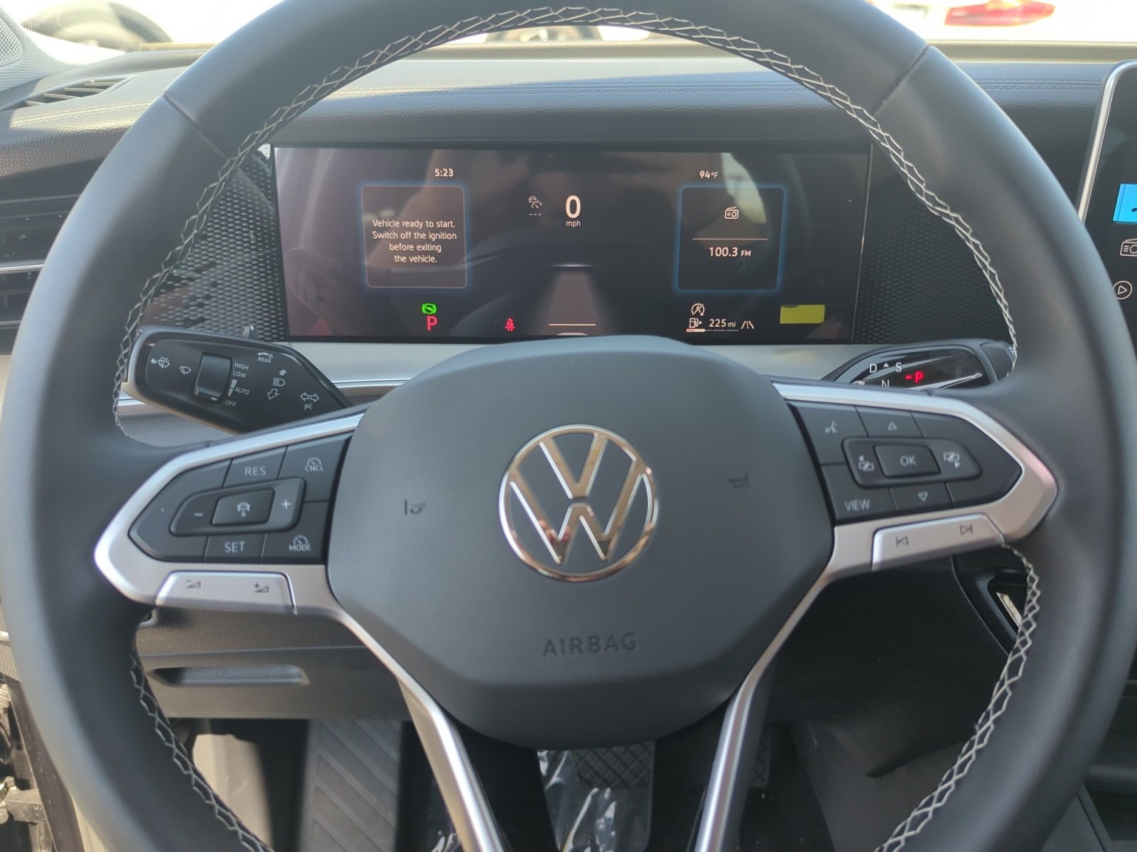 New 2025 Volkswagen Tiguan SE image 9