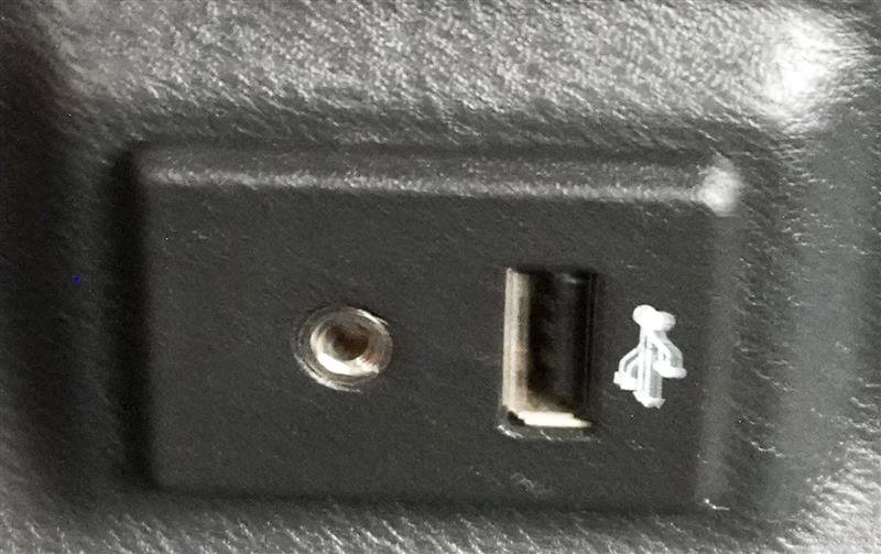 Used 2017 Nissan Versa SV w/ SV Special Edition Package image 18