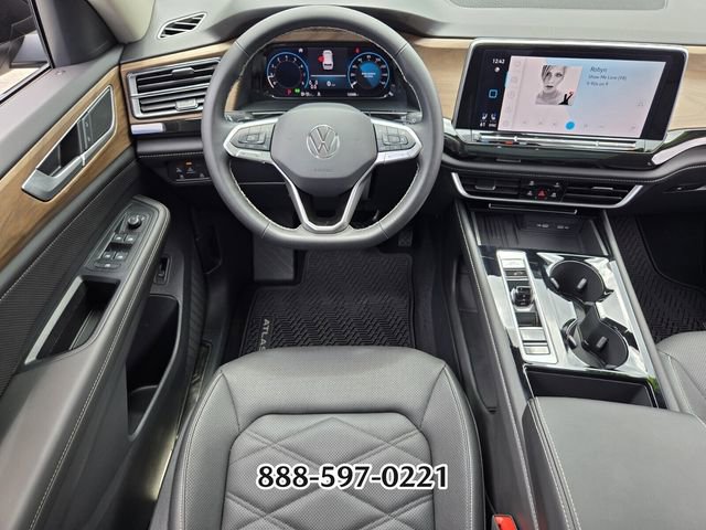 Certified 2025 Volkswagen Atlas SE w/ Panoramic Sunroof Package FWD image 14