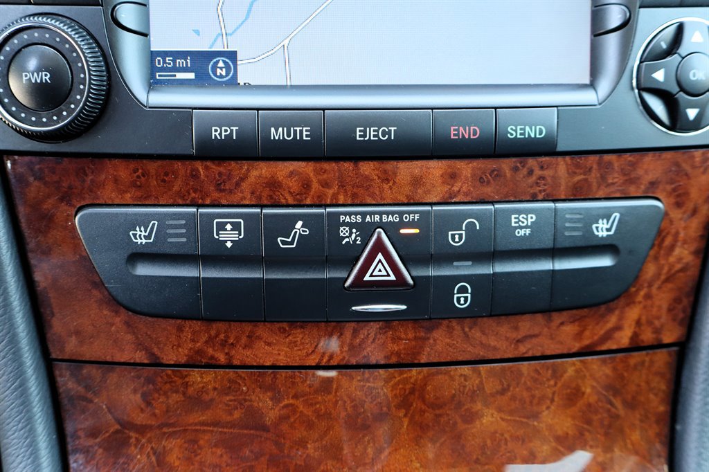 Used 2005 Mercedes-Benz E 500 4MATIC Sedan image 27