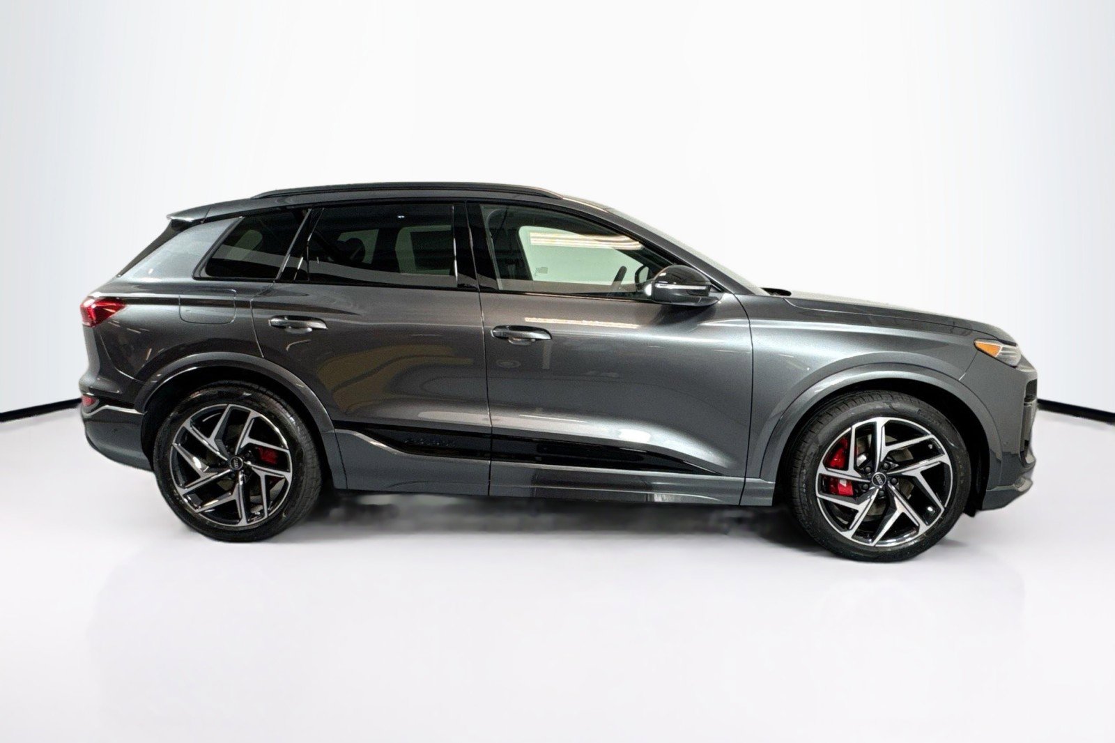 New 2027 Audi SQ6 e-tron Premium Plus image 4