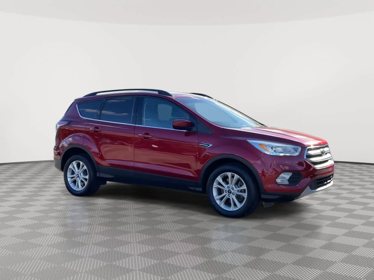 Used 2017 Ford Escape SE w/ Equipment Group 201A AWD/4WD image 2