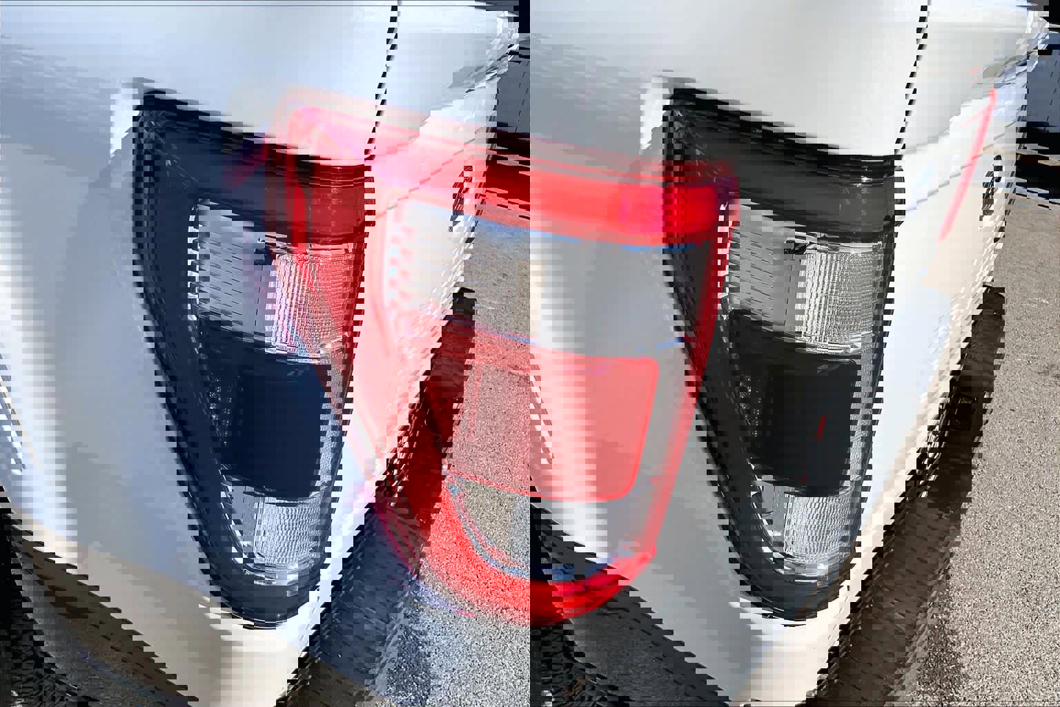 Used 2022 Ford F150 Lariat w/ Equipment Group 502A High image 28