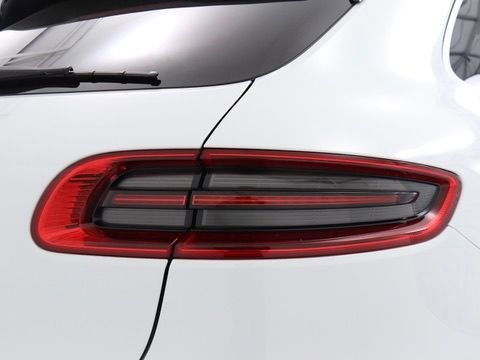 Used 2017 Porsche Macan S image 11