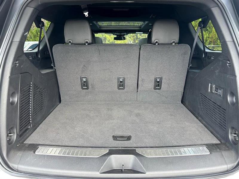 Used 2024 Chevrolet Suburban Z71 w/ Luxury Package image 41