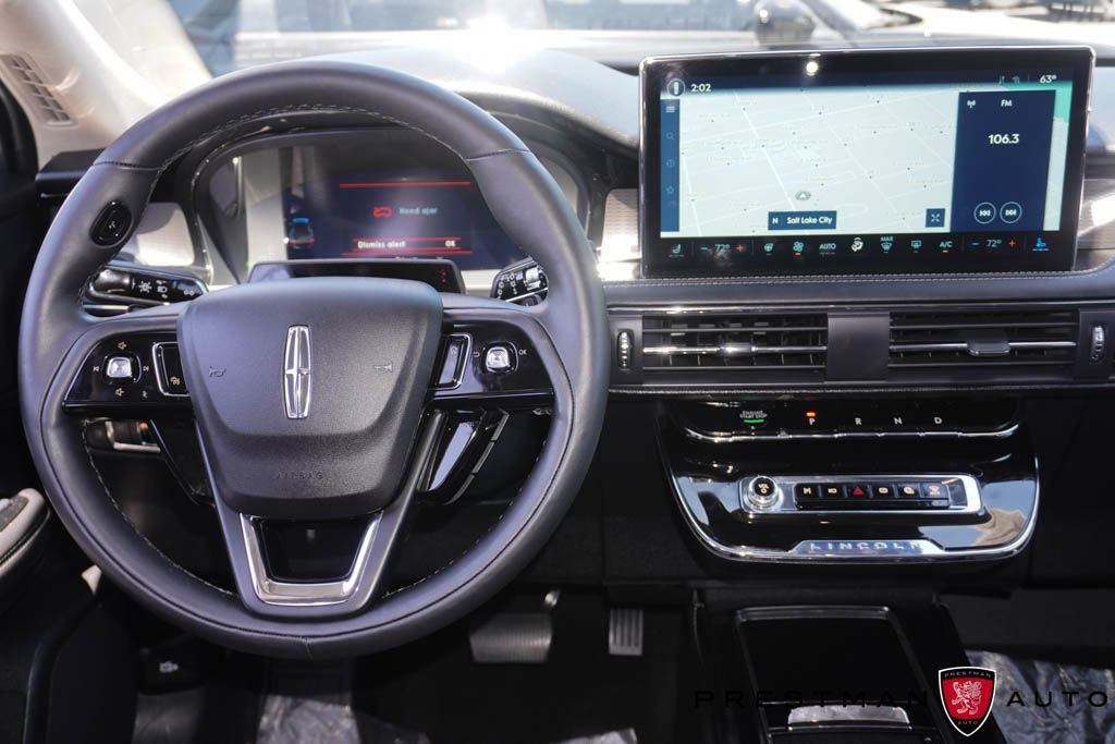 Used 2025 Lincoln Corsair Grand Touring w/ Equipment Group 302A AWD/4WD image 2