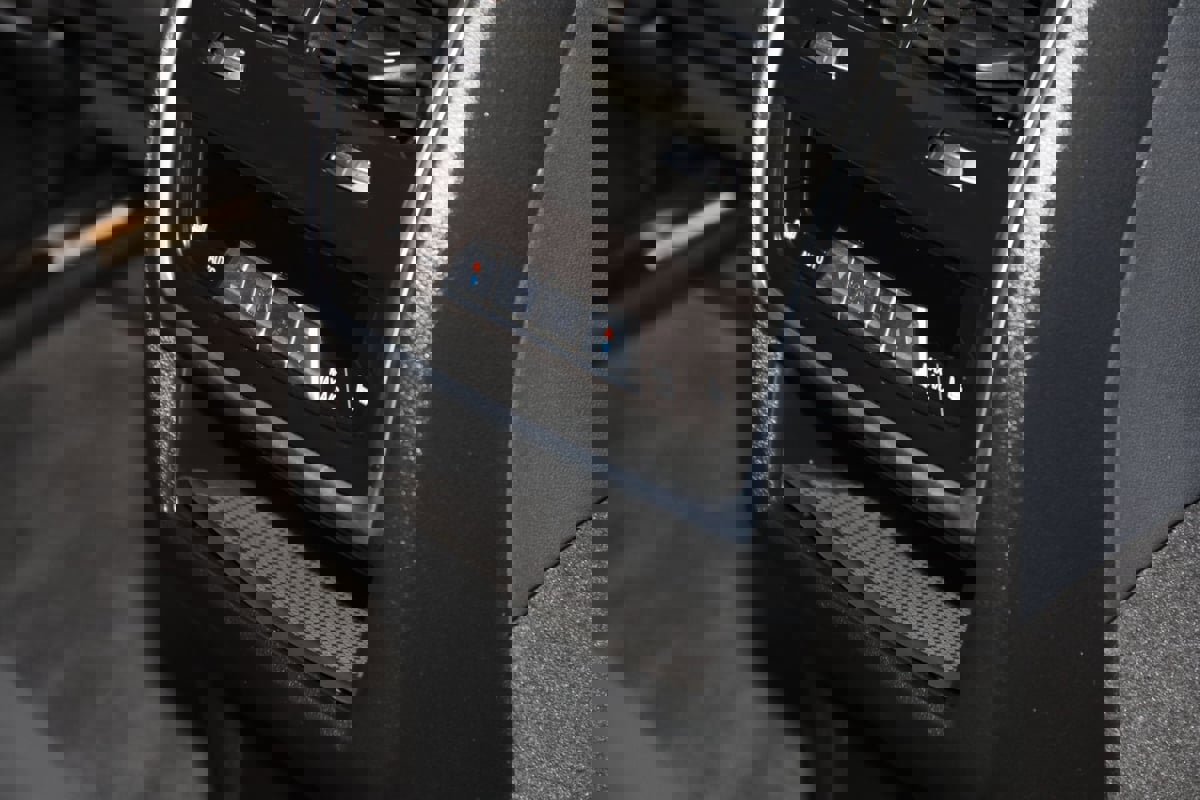 Used 2021 BMW X5 M50i image 15