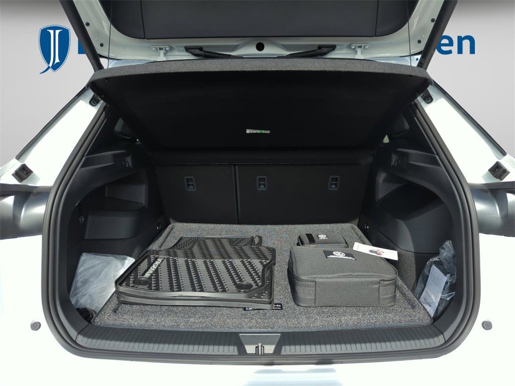 Used 2026 Volkswagen Tiguan SEL R-Line image 42