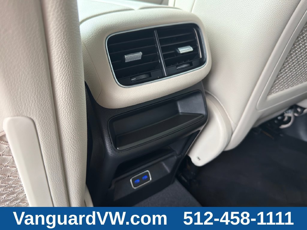 Used 2025 Mercedes-Benz GLE 450 4MATIC w/ Warmth & Comfort Package image 27