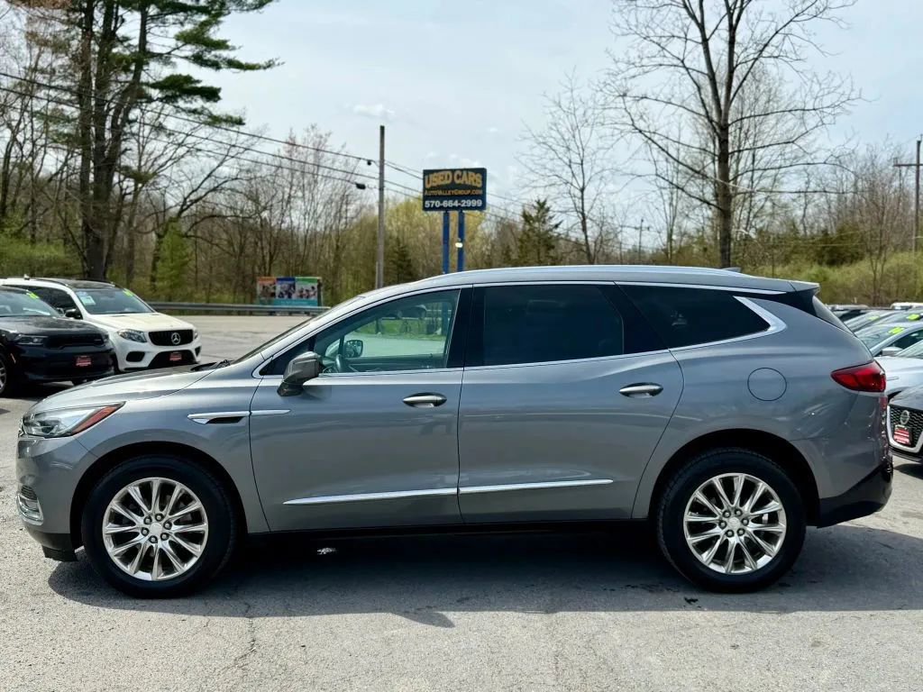 Used 2018 Buick Enclave Essence AWD/4WD image 5