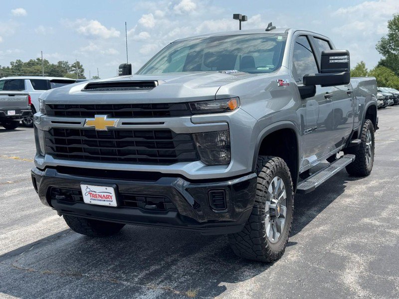 Used 2024 Chevrolet Silverado 2500 Custom w/ Custom Convenience Package AWD/4WD image 8