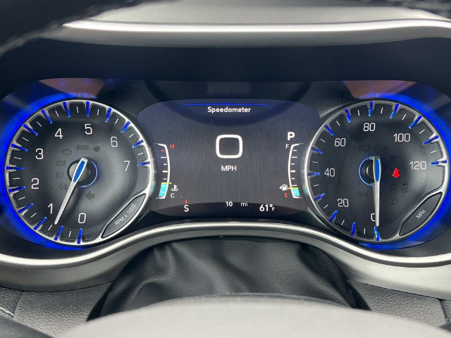 New 2027 Chrysler Pacifica Select AWD/4WD image 18