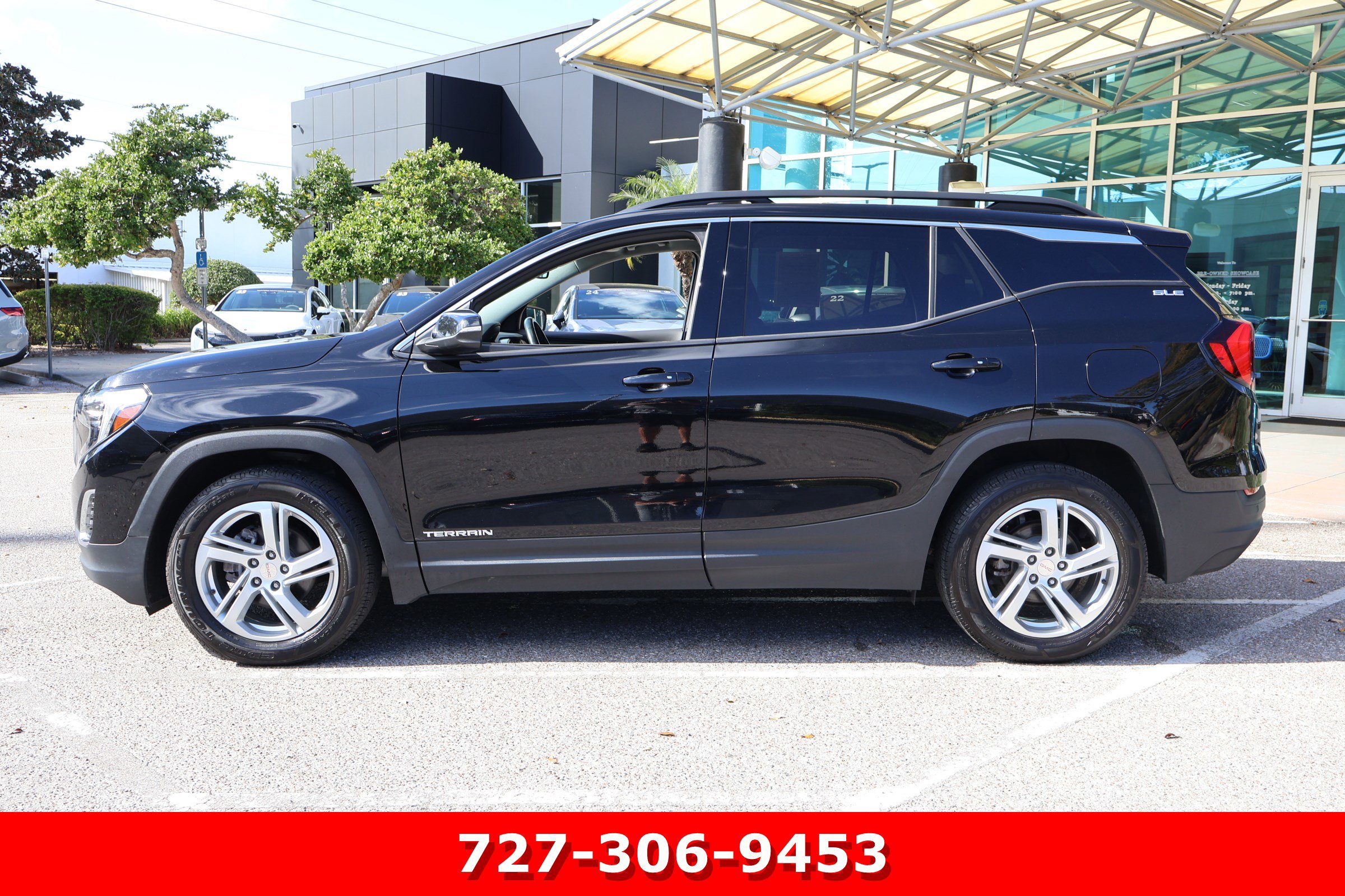 Used 2020 GMC Terrain SLE w/ Driver Convenience Package image 5
