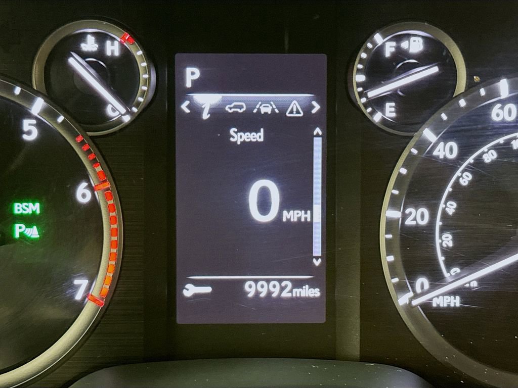 Used 2022 Lexus GX 460 Premium w/ Accessory Package image 13