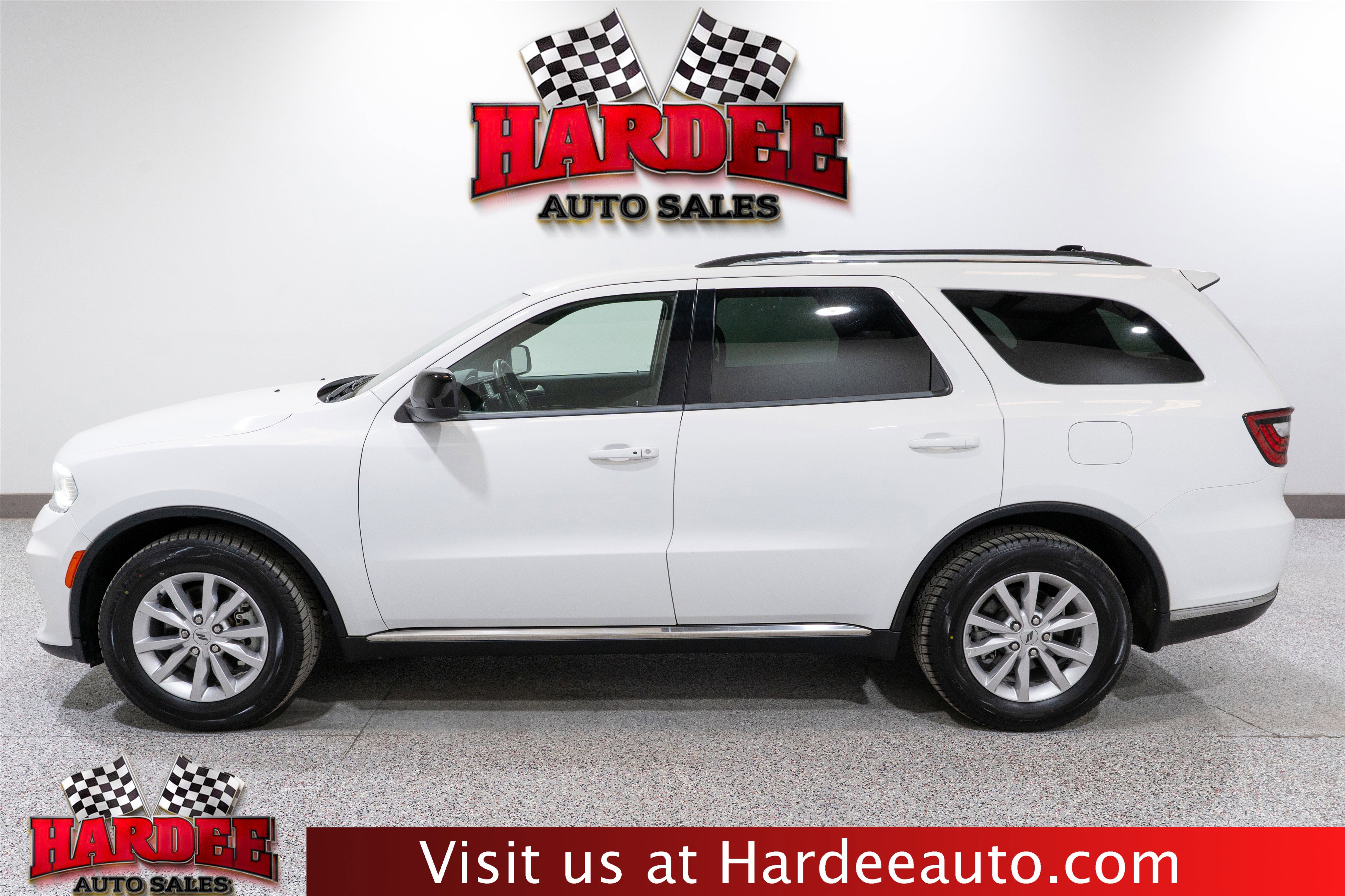 Used 2023 Dodge Durango SXT image 1