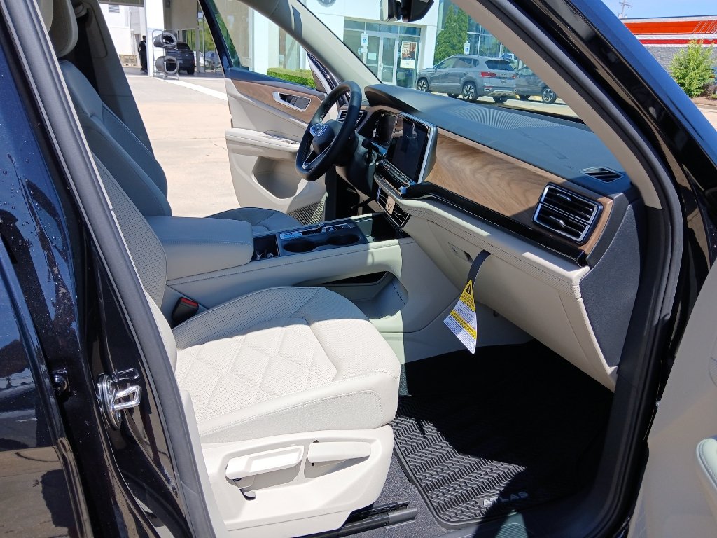 New 2026 Volkswagen Atlas SE FWD image 24