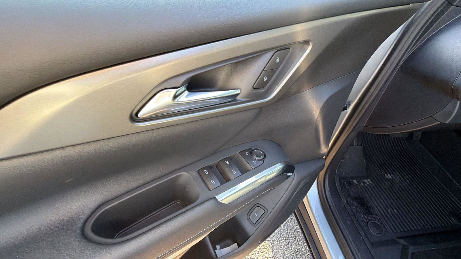 New 2026 Chevrolet Traverse LT image 12