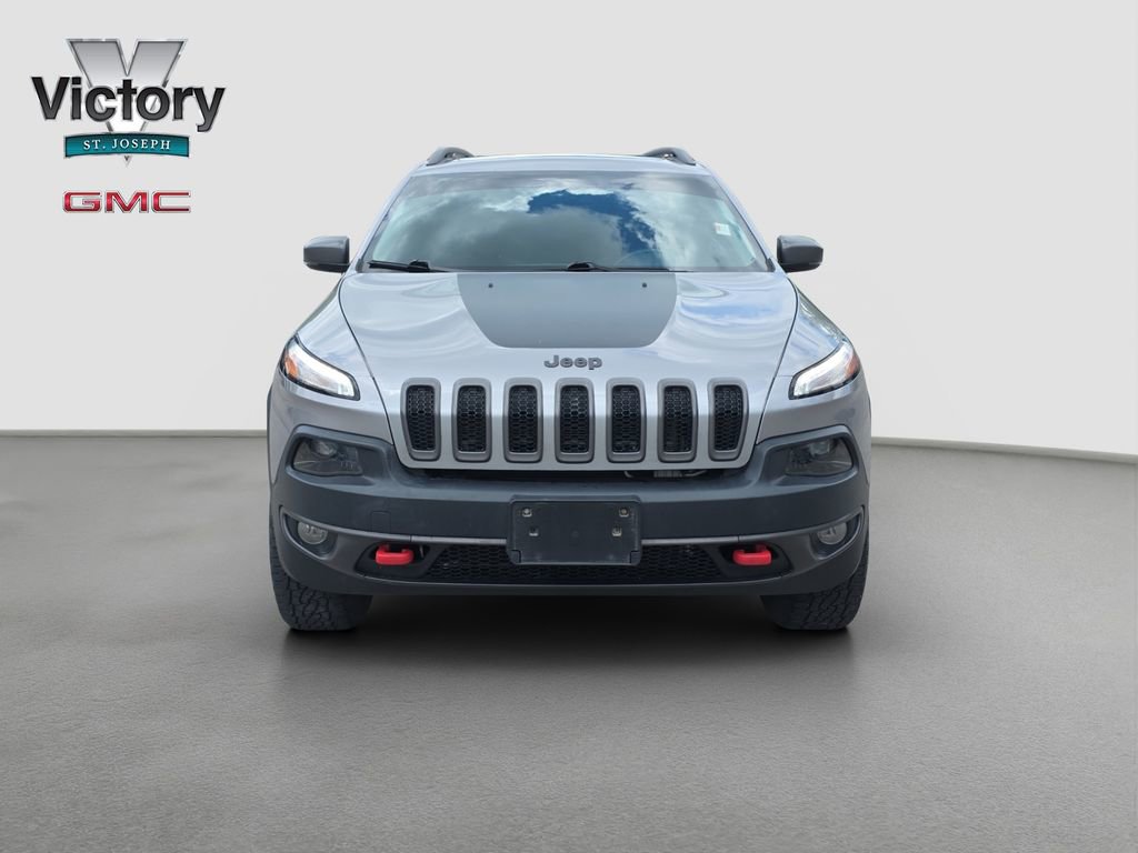 Used 2018 Jeep Cherokee Trailhawk w/ Comfort/Convenience Group AWD/4WD image 2