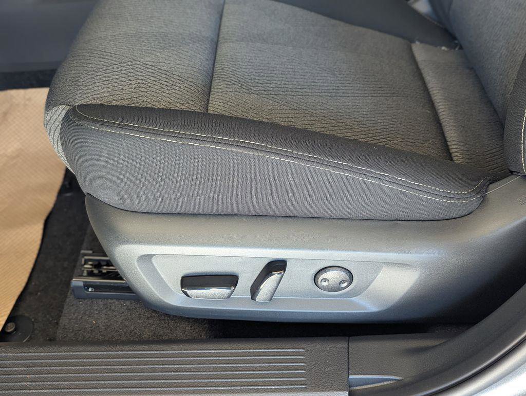 New 2026 Nissan Rogue SV w/ Cold Weather Package AWD/4WD image 18