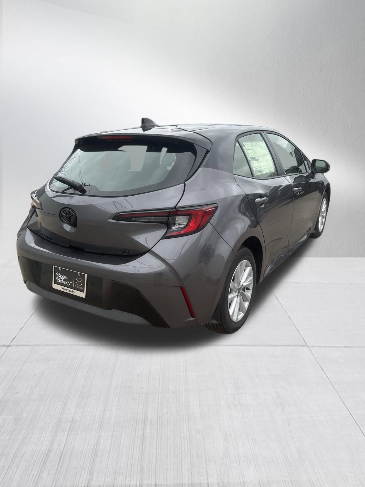 Used 2026 Toyota Corolla SE image 7