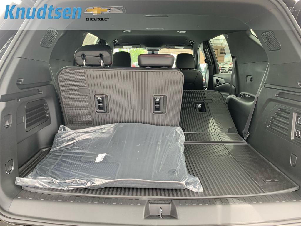 New 2026 Chevrolet Traverse RS w/ LPO, Floor Liner Package AWD/4WD image 16