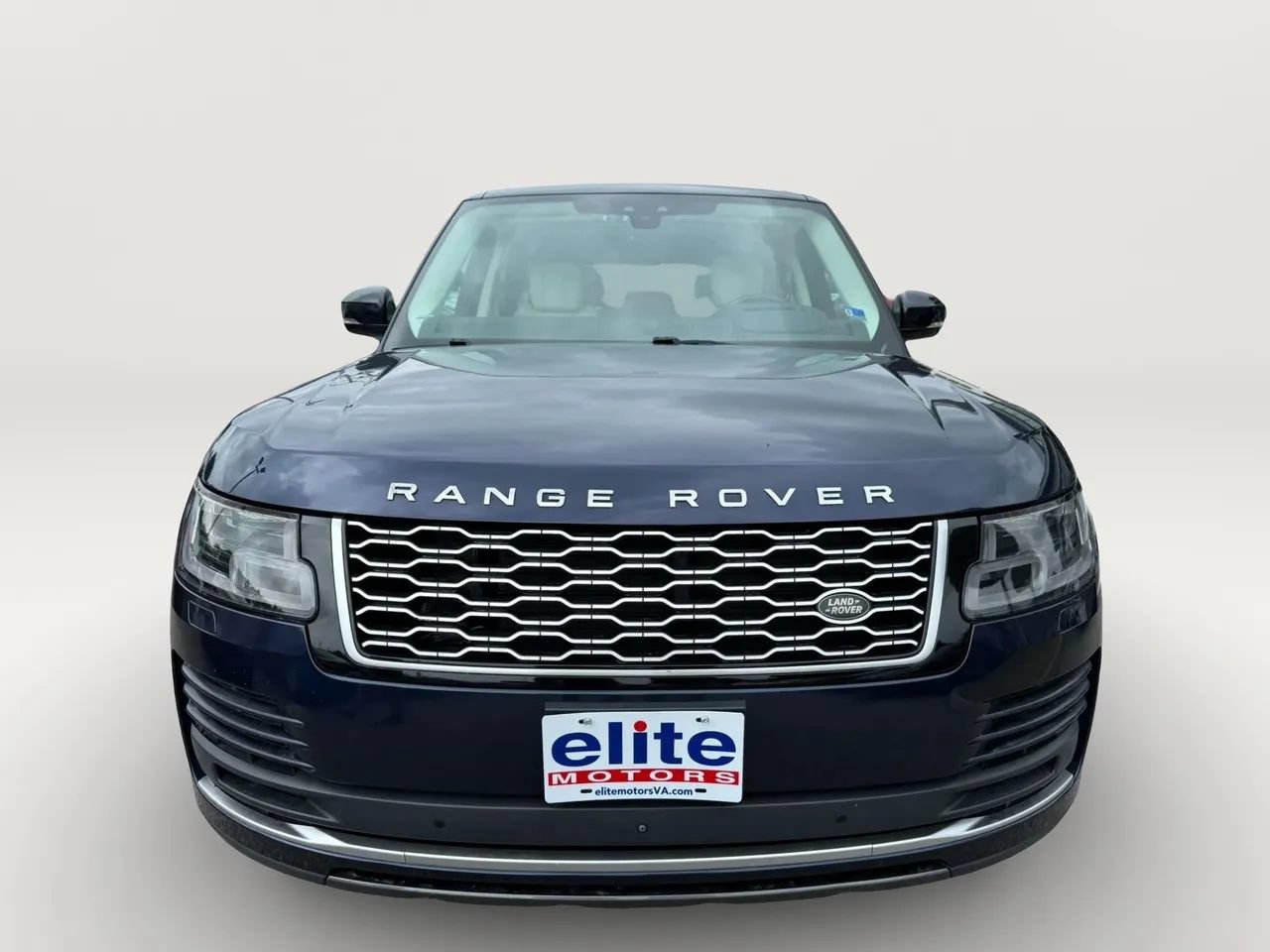 Used 2018 Land Rover Range Rover HSE AWD/4WD image 2