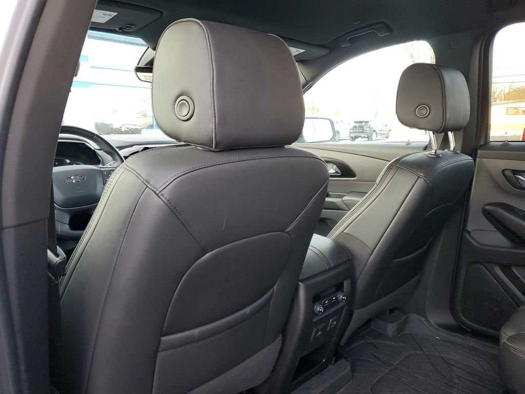 Used 2023 Chevrolet Traverse RS w/ LPO, Floor Liner Package image 30
