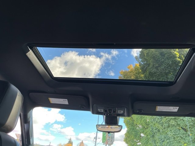 Used 2019 Chevrolet Silverado 1500 High Country w/ Technology Package image 31