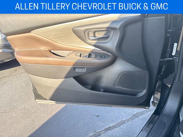 Used 2017 Nissan Murano Platinum w/ Platinum Technology Package image 9